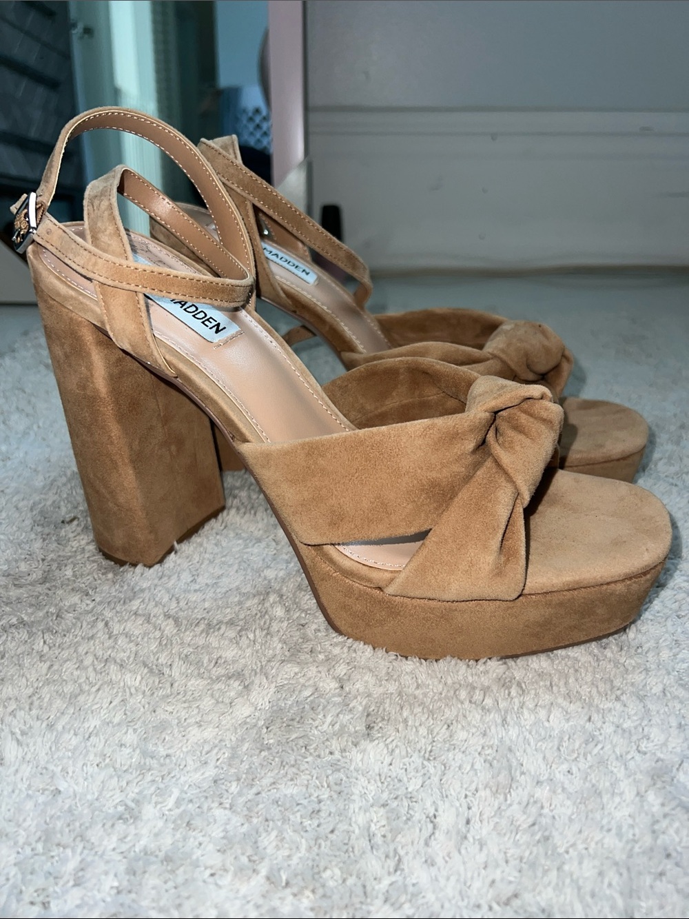 Steve Madden Tan Suede Playform Heel Size: 9